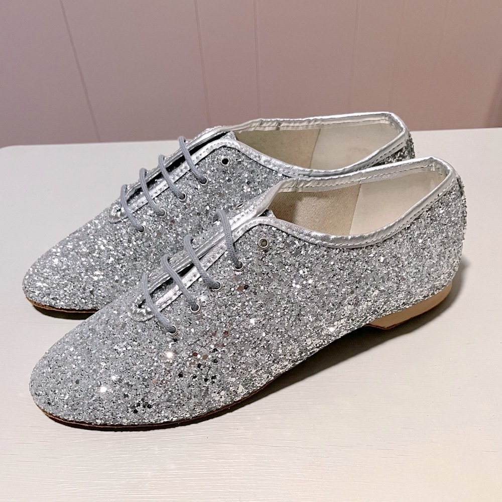 NWT Antonio Alvarez silver sparkle jazz shoe, 8.5